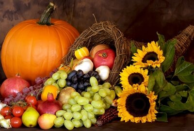 Фотообои для кухни Осенние овощи и фрукты